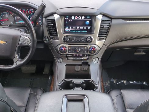 Certified 2019 Chevrolet Suburban LT w/ Luxury Package image 19
