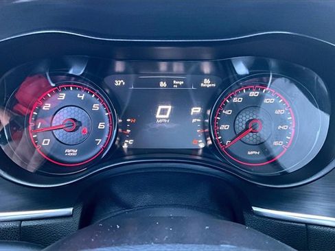 Used 2018 Dodge Charger R/T w/ Blacktop Package image 15
