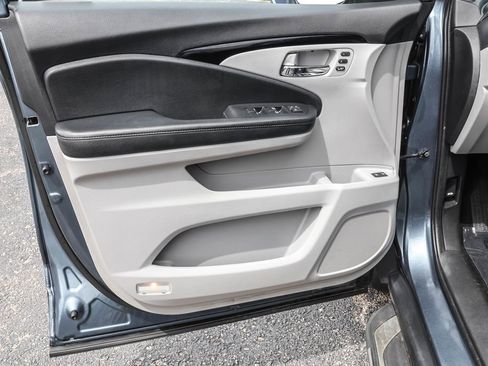 Used 2019 Honda Pilot Touring image 28