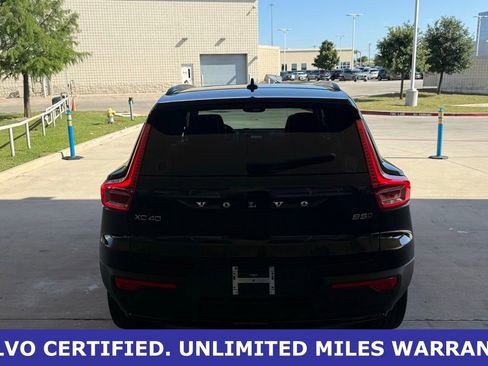 Certified 2025 Volvo XC40 B5 Plus AWD/4WD image 6