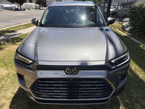 Used 2025 Toyota Grand Highlander AWD Hybrid image 12