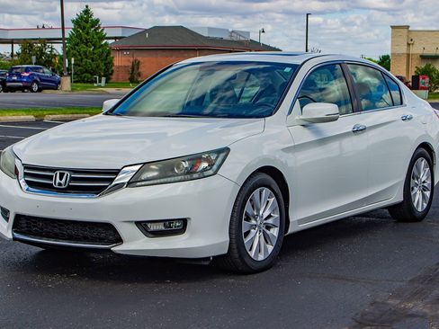 Used 2014 Honda Accord EX image 3