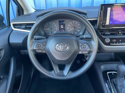 Used 2025 Toyota Corolla LE image 25