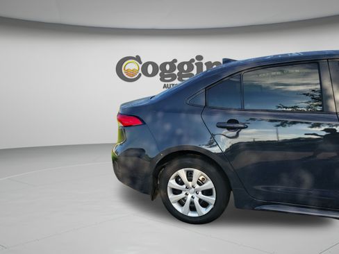 Used 2026 Toyota Corolla LE FWD image 10