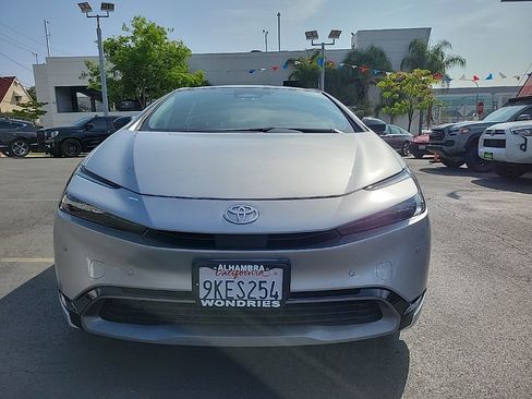 Used 2024 Toyota Prius XLE image 3