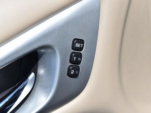 Used 2018 Nissan Pathfinder Platinum FWD image 9