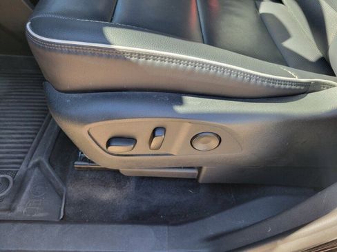 Used 2024 GMC Acadia Denali image 26