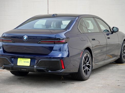 Used 2023 BMW i7 xDrive60 AWD/4WD image 68