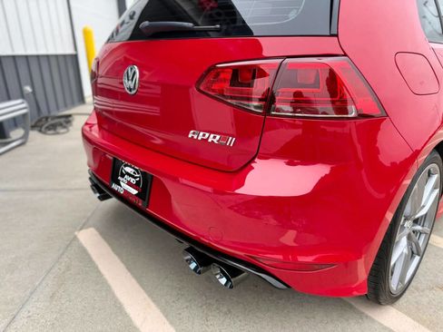 Used 2017 Volkswagen Golf R 4-Door AWD/4WD image 8