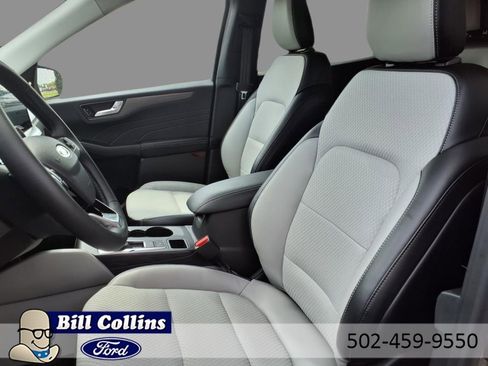 New 2024 Ford Escape SE image 5
