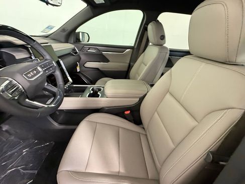 New 2026 GMC Acadia Elevation w/ Super Cruise Package image 13