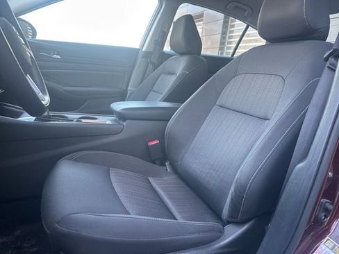 Used 2025 Nissan Altima 2.5 SV image 25