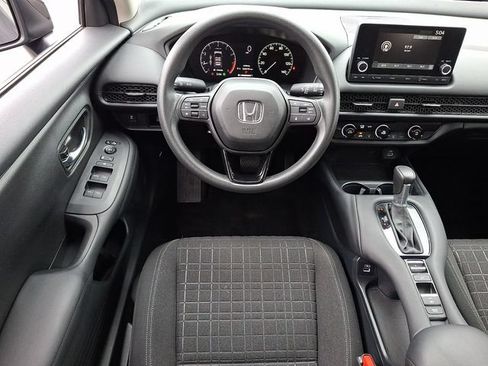 Used 2023 Honda HR-V LX image 12