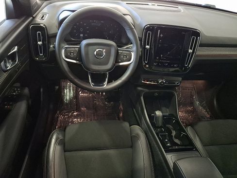 Used 2022 Volvo XC40 T5 R-Design w/ Climate Package image 11