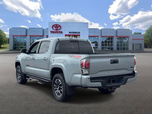 Used 2020 Toyota Tacoma TRD Sport w/ Technology Package AWD/4WD image 5