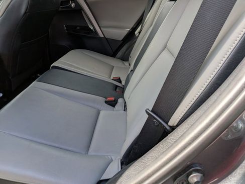 Used 2016 Toyota RAV4 Limited image 7