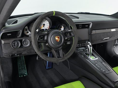 Used 2019 Porsche 911 GT3 RS RWD image 18