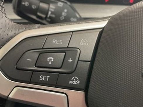 New 2026 Volkswagen Tiguan SE R-Line image 19