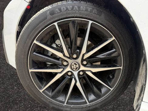 Used 2021 Toyota Camry SE w/ Convenience Package FWD image 14