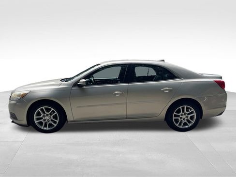 Used 2015 Chevrolet Malibu LT w/ Power Convenience Package FWD image 2
