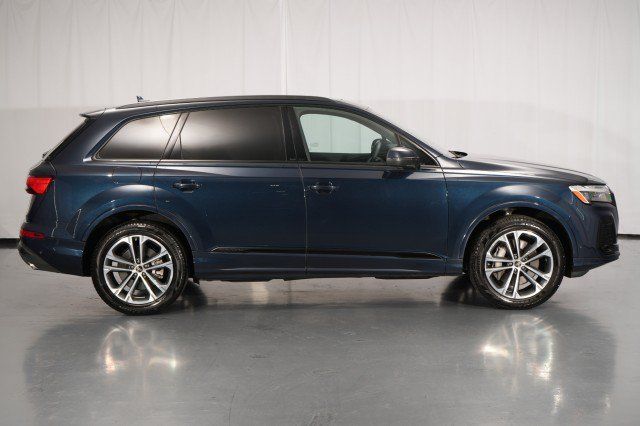 Used 2025 Audi Q7 2.0T Premium Plus w/ Premium Plus Package AWD/4WD image 9