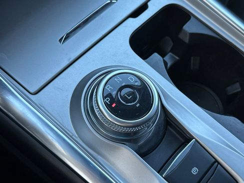 Used 2024 Ford Explorer XLT w/ Equipment Group 202A image 25