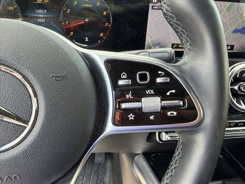 Used 2022 Mercedes-Benz GLA 250 4MATIC image 17