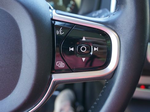 Used 2016 Volvo XC90 T5 Momentum AWD/4WD image 32