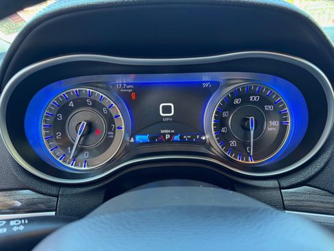 Used 2017 Chrysler 300 Limited AWD/4WD image 31
