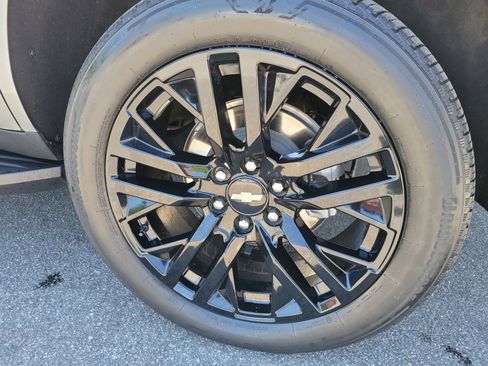 Used 2024 Chevrolet Tahoe Premier w/ Premium Package 2 image 25