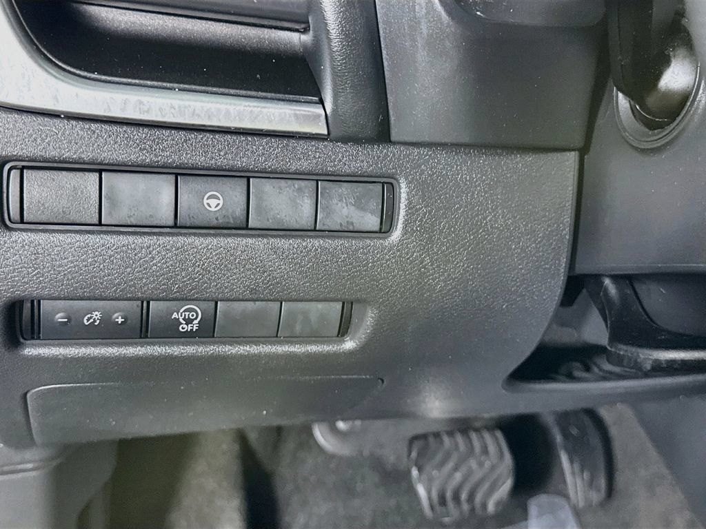 Certified 2023 Nissan Rogue SV AWD/4WD image 18