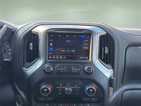 Used 2020 Chevrolet Silverado 1500 LT Trail Boss image 10