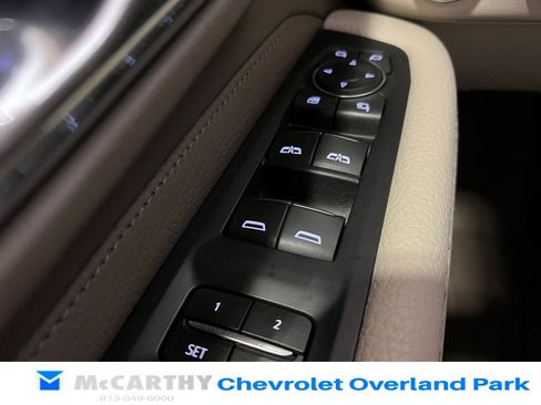 Used 2021 GMC Yukon Denali w/ Denali Premium Package AWD/4WD image 16