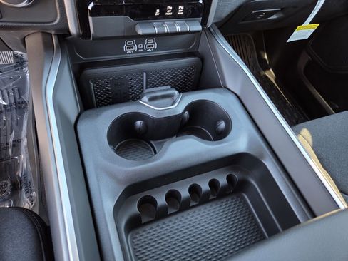 New 2026 RAM 1500 Big Horn AWD/4WD image 10