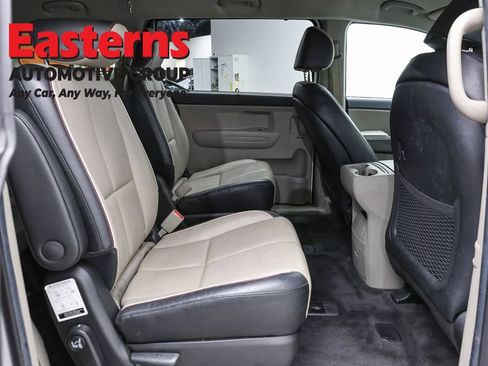 Used 2020 Kia Sedona EX FWD image 23