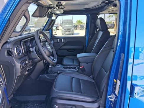 New 2026 Jeep Gladiator Sport image 19