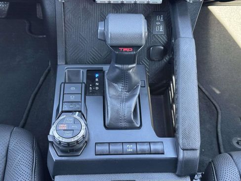 Used 2025 Toyota Tacoma TRD Off-Road image 5