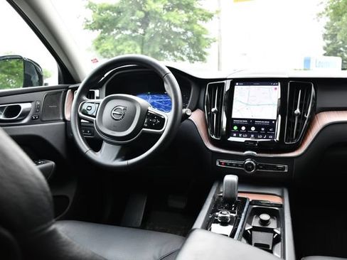 Certified 2024 Volvo XC60 T8 Plus w/ Protection Package Premier AWD/4WD image 19