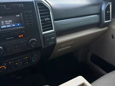 Used 2017 Ford F250 XLT w/ XLT Value Package AWD/4WD image 8