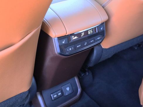 Used 2022 Toyota Highlander Platinum image 23