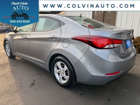 Used 2015 Hyundai Elantra SE image 10
