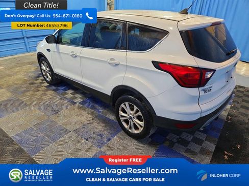 Used 2019 Ford Escape SE FWD image 3