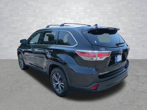 Used 2016 Toyota Highlander XLE FWD image 7