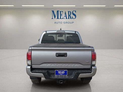 Used 2021 Toyota Tacoma Limited image 4