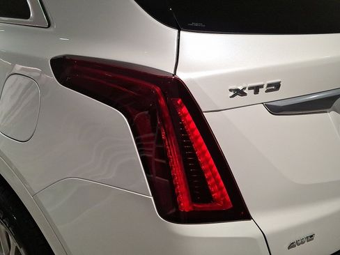 Certified 2023 Cadillac XT5 Premium Luxury image 10