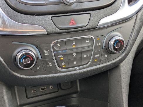 Used 2019 Chevrolet Equinox LT w/ Sun & Navigation Package image 25