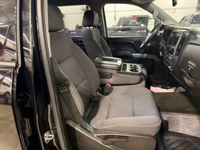 Used 2017 Chevrolet Silverado 2500 LT w/ Midnight Edition AWD/4WD image 10