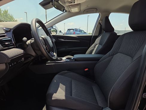 Used 2025 Toyota Camry LE w/ Convenience Package FWD image 15