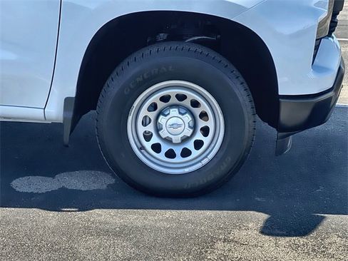 Used 2025 Chevrolet Silverado 1500 W/T image 30