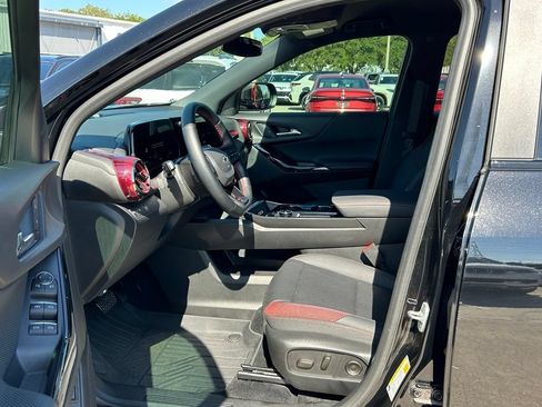 Used 2025 Chevrolet Equinox RS FWD image 15